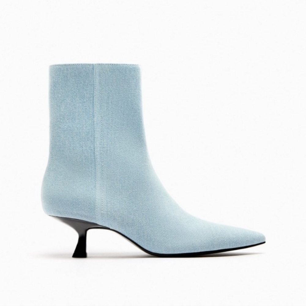 Zara Denim Jean Kitten Heel Boots Booties Blue EUC 37 6.5 - Picture 2 of 9